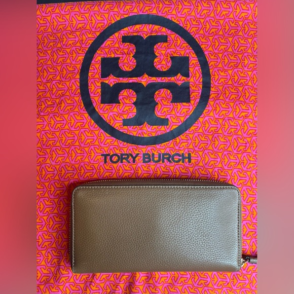Tory Burch wallet - Picture 2 of 6